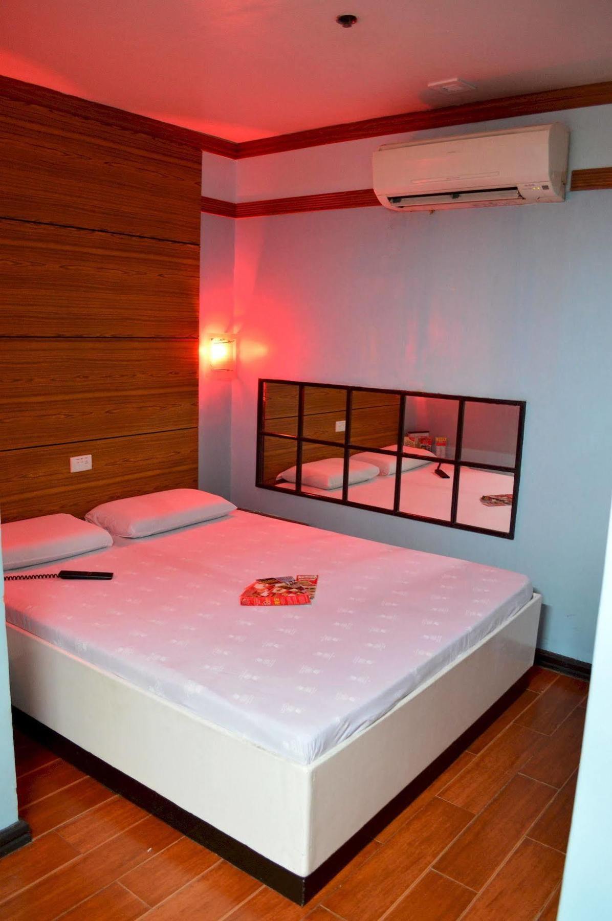 Hotel Sogo Edsa Caloocan Экстерьер фото