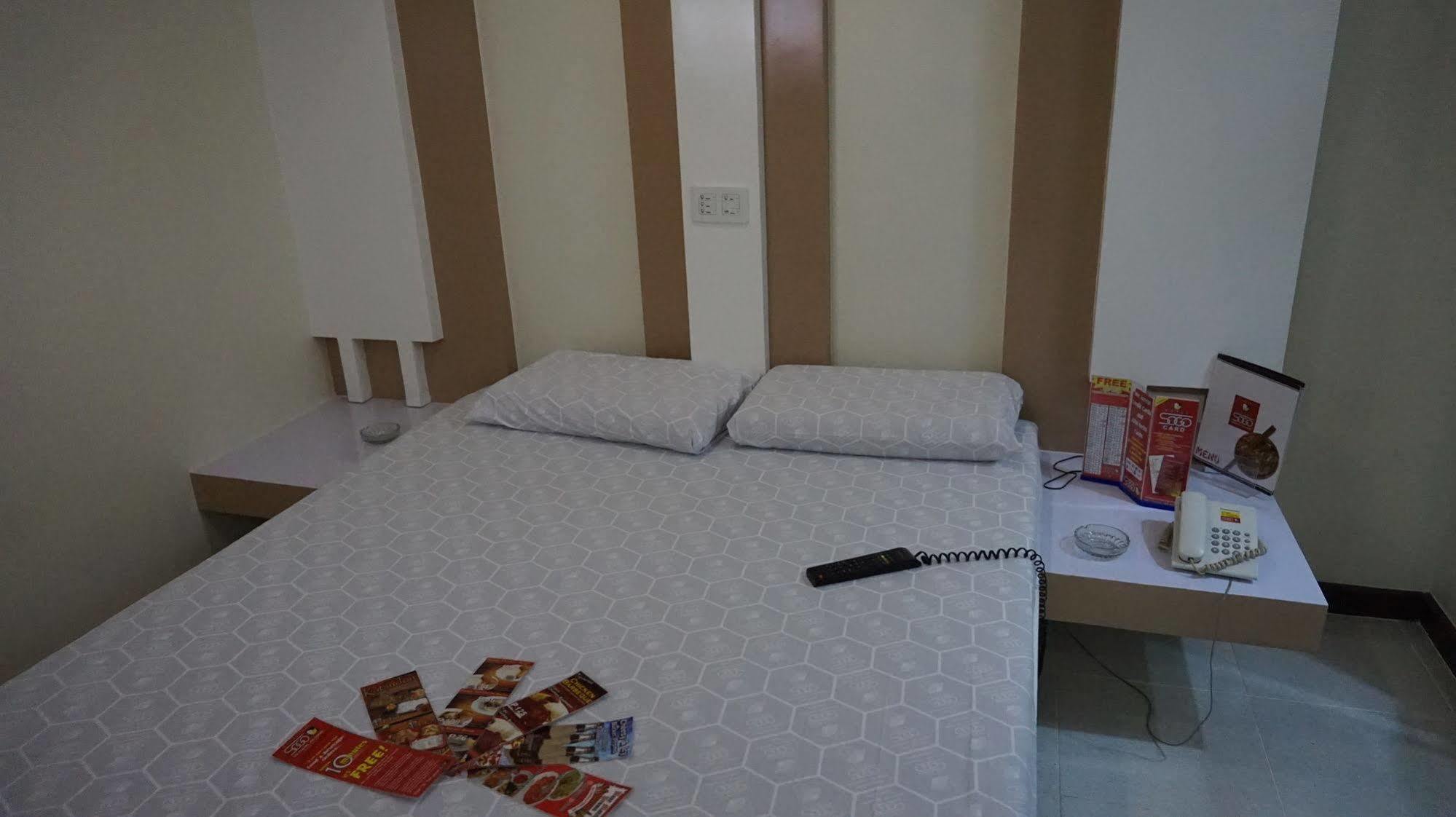 Hotel Sogo Edsa Caloocan Экстерьер фото